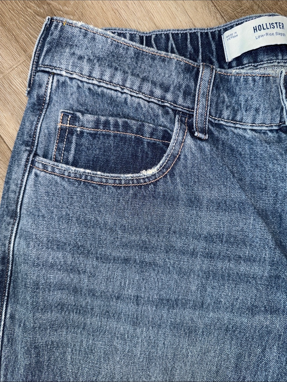 Hollister Low Rise Baggy Wide Leg Jeans - Picture 7 of 14